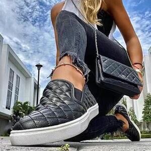 Steve Madden Ecentrcq slip on sneaker shoe  Quilted Black size 9.5